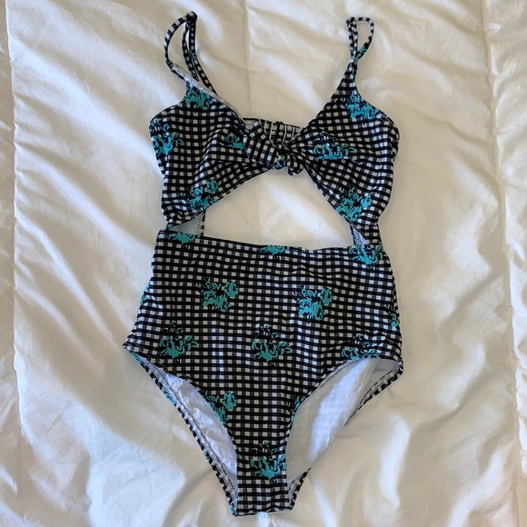 One price bathing suit with cutouts - Picture 1 of 2